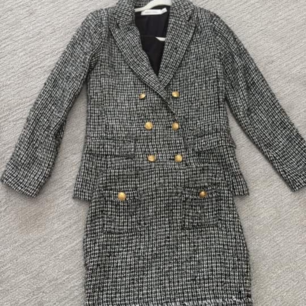Chic Tweed Blazer and Skirt Set